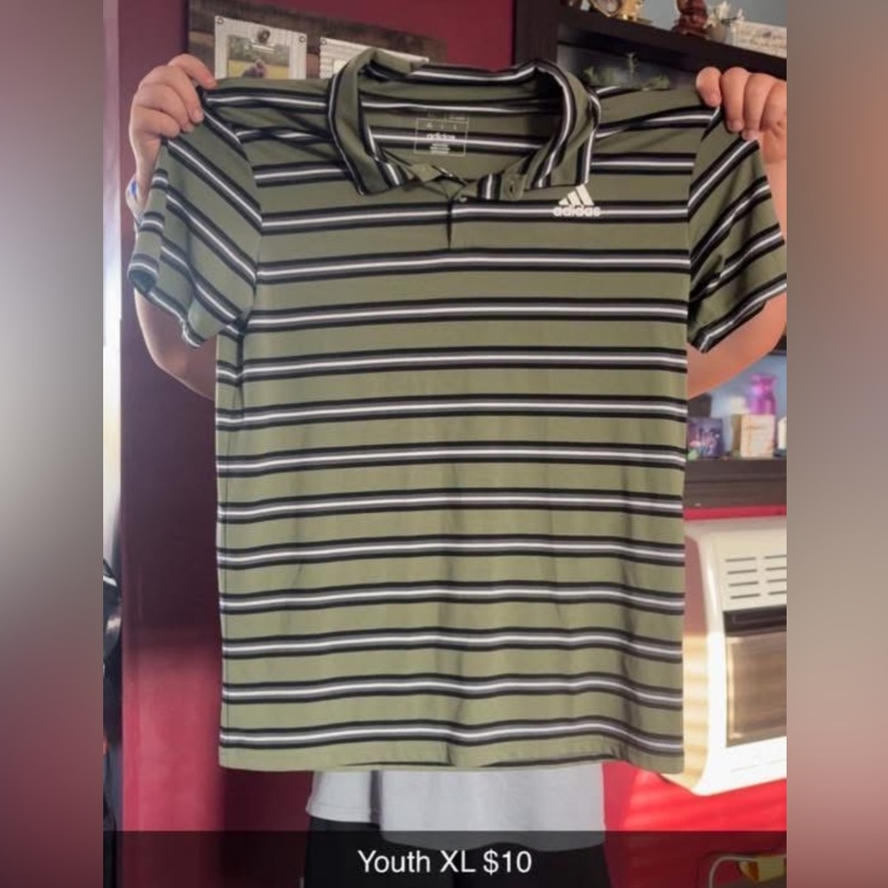 BOYS LOT OF SHIRTS